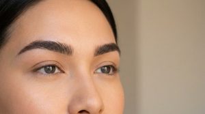 Brow lift sourcils : la technique pour une ligne parfaite