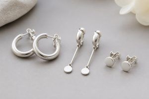 Boucles d&rsquo;oreilles clips en argent : le style sans perçage