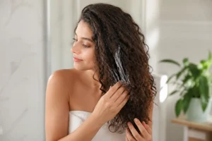 Le masque idéal pour sublimer vos cheveux bouclés