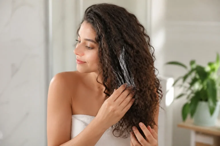 Le masque idéal pour sublimer vos cheveux bouclés