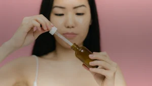 Acide hyaluronique visage : l&rsquo;utiliser sans se tromper